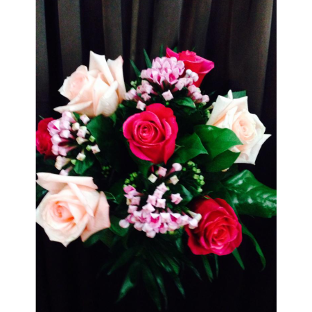 Buchete - Buchet din 7 Trandafiri și Bouvardia Botoșani