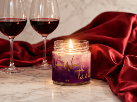Lumanari cu mesaj - Lumânare parfumată Have wine and let it be din ceară de soia 170g – parfum conifere