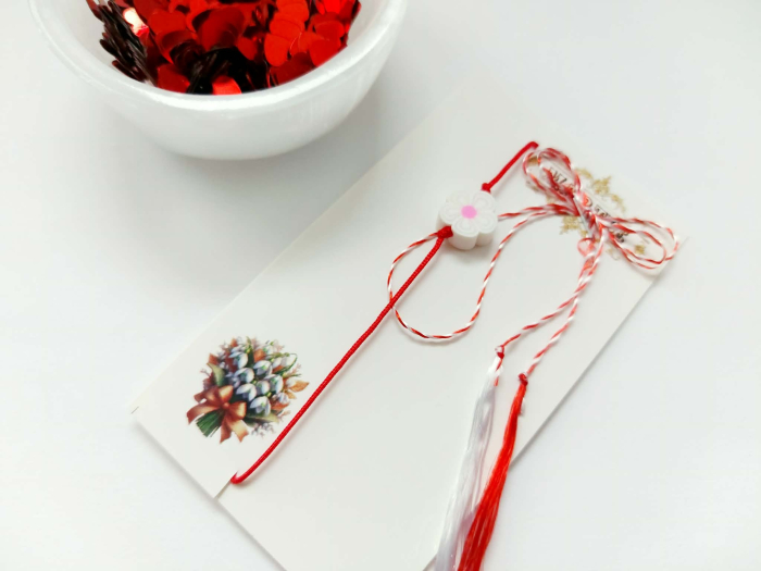 Brățară mărțișor cu floare albă [2]