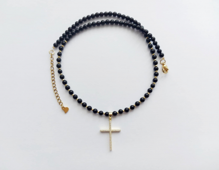 Colier cu onix și cruciuliță [1]