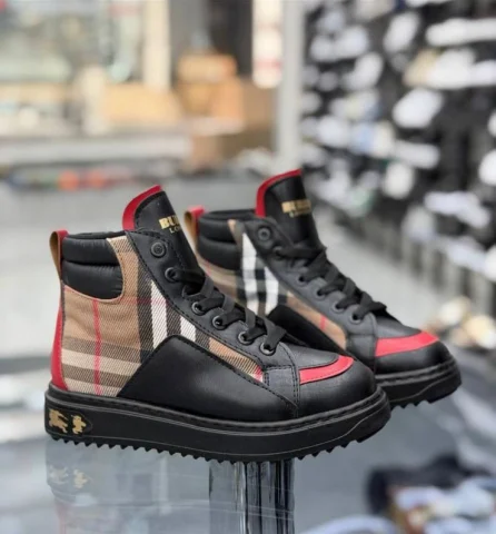 Incaltaminte - Ghete BU