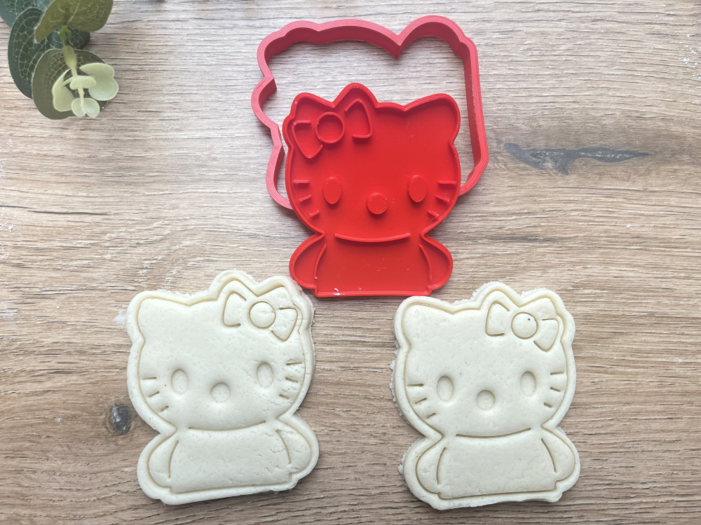 Forma de prajituri din desene - Hello Kitty [2]