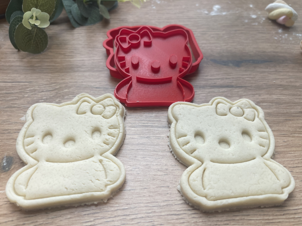 Forma de prajituri din desene - Hello Kitty [4]