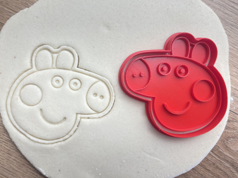 Forma de prajituri din desene - Peppa Pig [1]