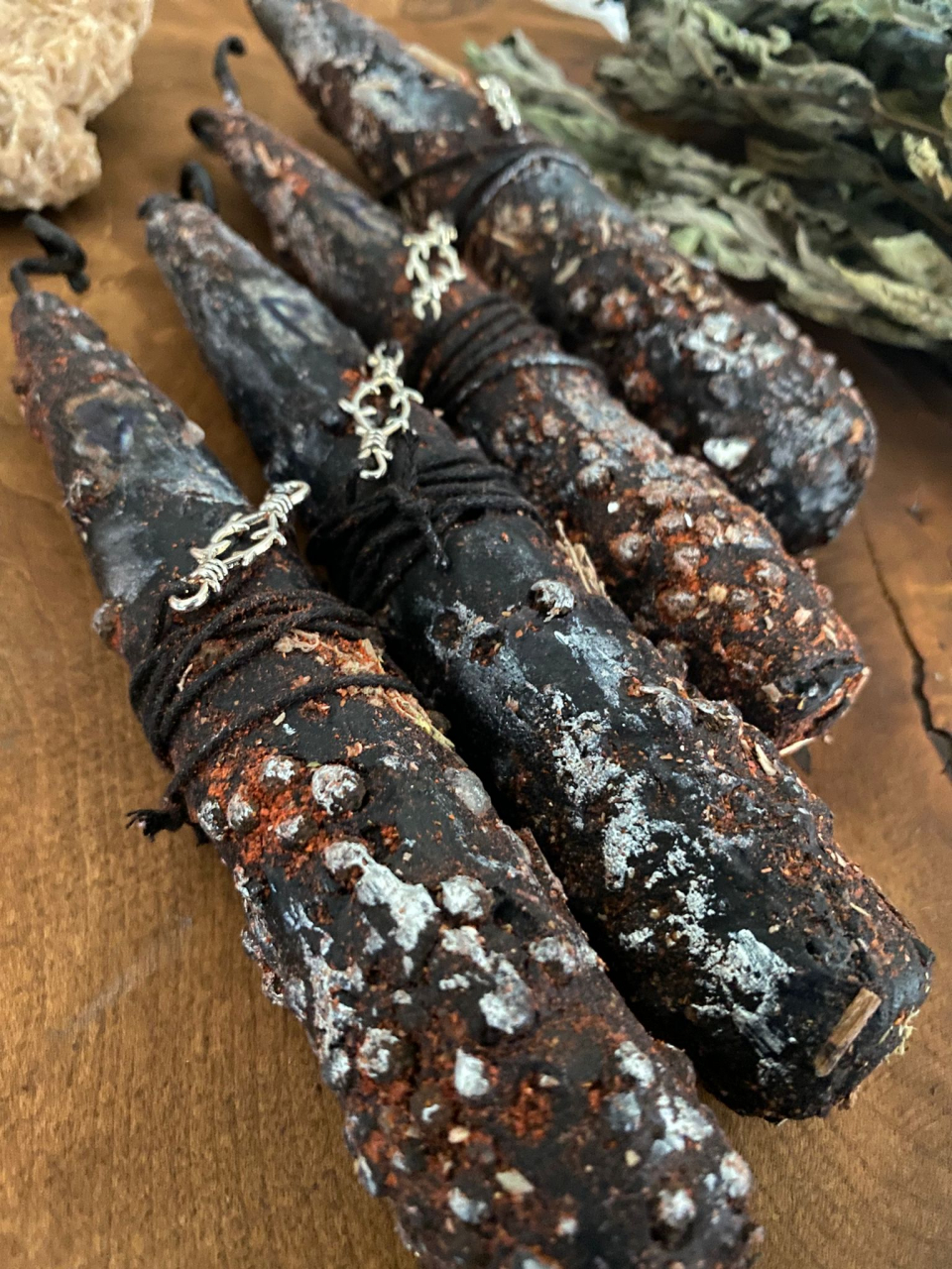 Lumanare pentru despartire,ritual de separare energetica,lumanare de dezlegare,protectie energetica,lumanari negre ritualice,flacara ezoterica cu plante sacre [2]