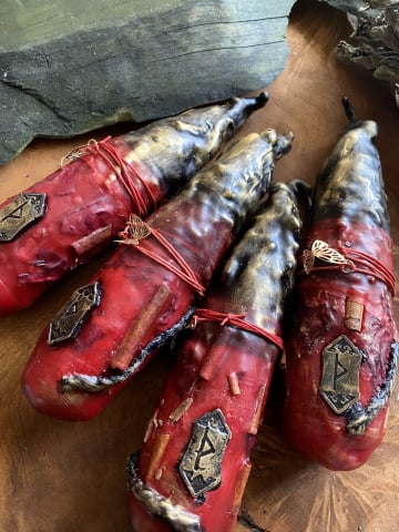 Lumânari Roșiii pentru iubire si pasiune - Lumânare ritualică Obsesia Dorită – fixarea gândurilor și atragere obsesivă