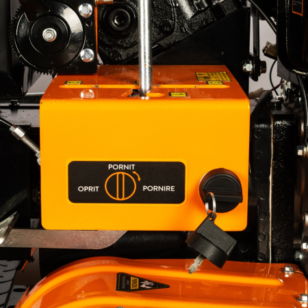 Mini tractor Detoolz, 17cp, 530cc, motor pe motorina 4T, 4X4, 4 viteze, pornire electrica, 2 cutii de viteze [18]