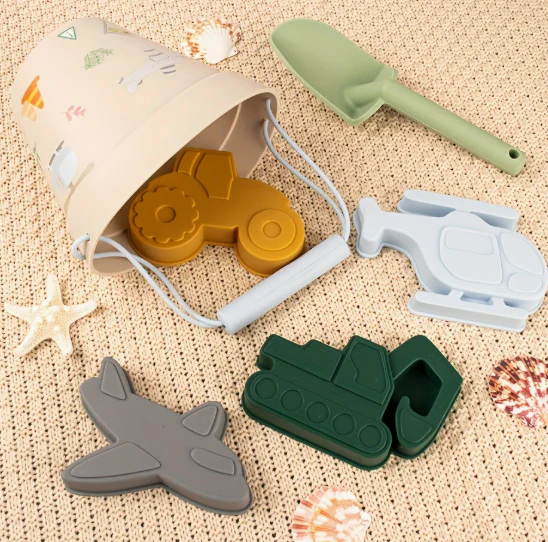 Set Găletușă din Silicon Utilaje si Avioane + Forme & Lopățică – Joacă Creativă la Plajă și în Nisip [3]