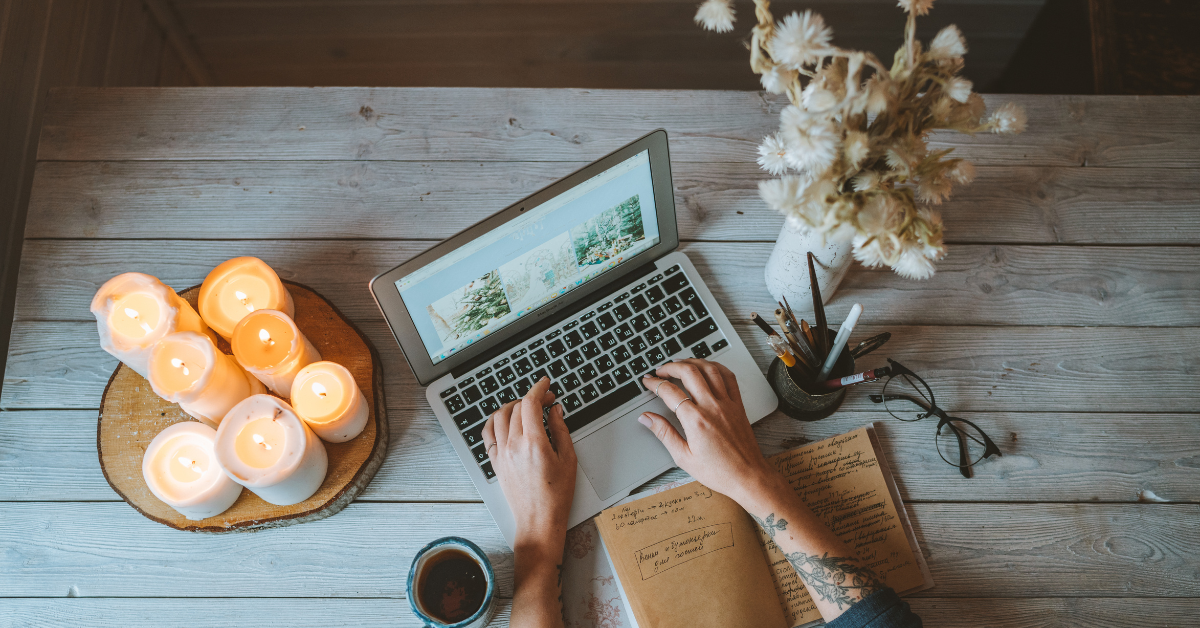 Lumânări din soia pentru zilele stresante la jobul remote