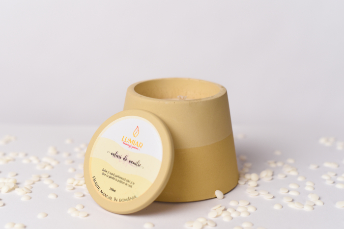 Lumânare parfumată "Valuri de vanilie" [2]