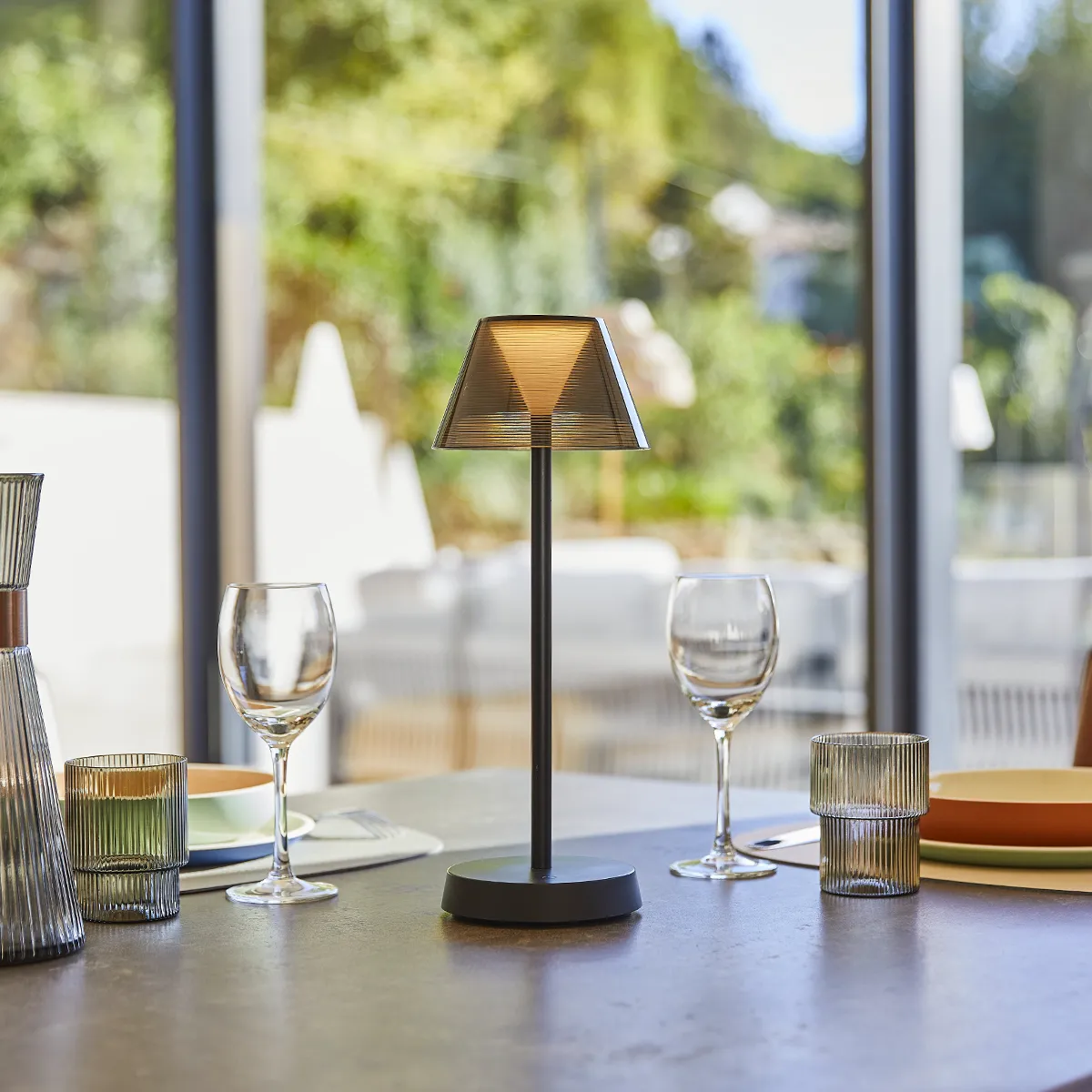 lampa de masa neagra fara fir wireless cu baterie reincarcabila de exterior ip65 LED restaurant hotel terasa din aluminiu [4]