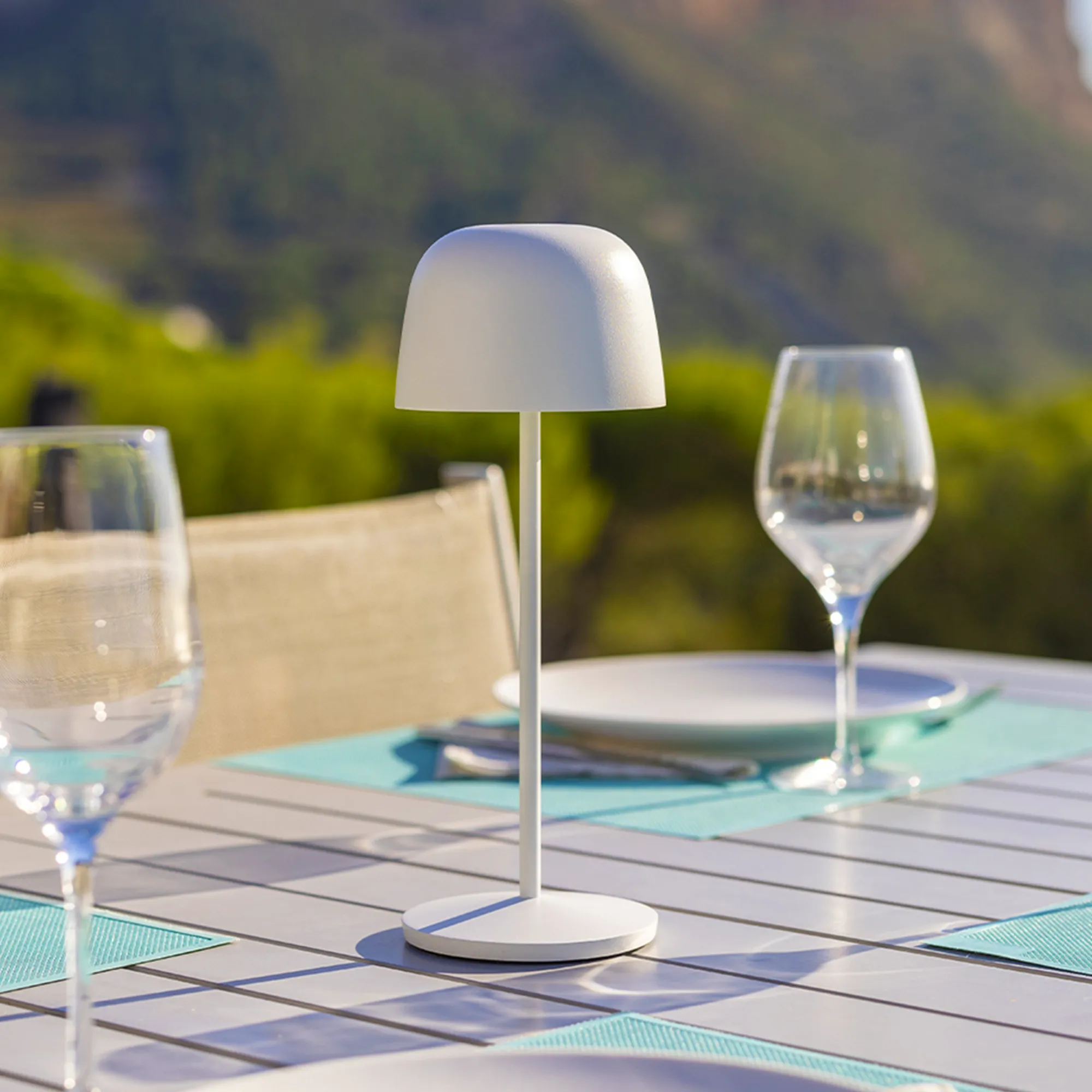 lampa de masa alba fara fir wireless cu baterie reincarcabila de exterior ip65 LED restaurant hotel terasa din aluminiu [4]