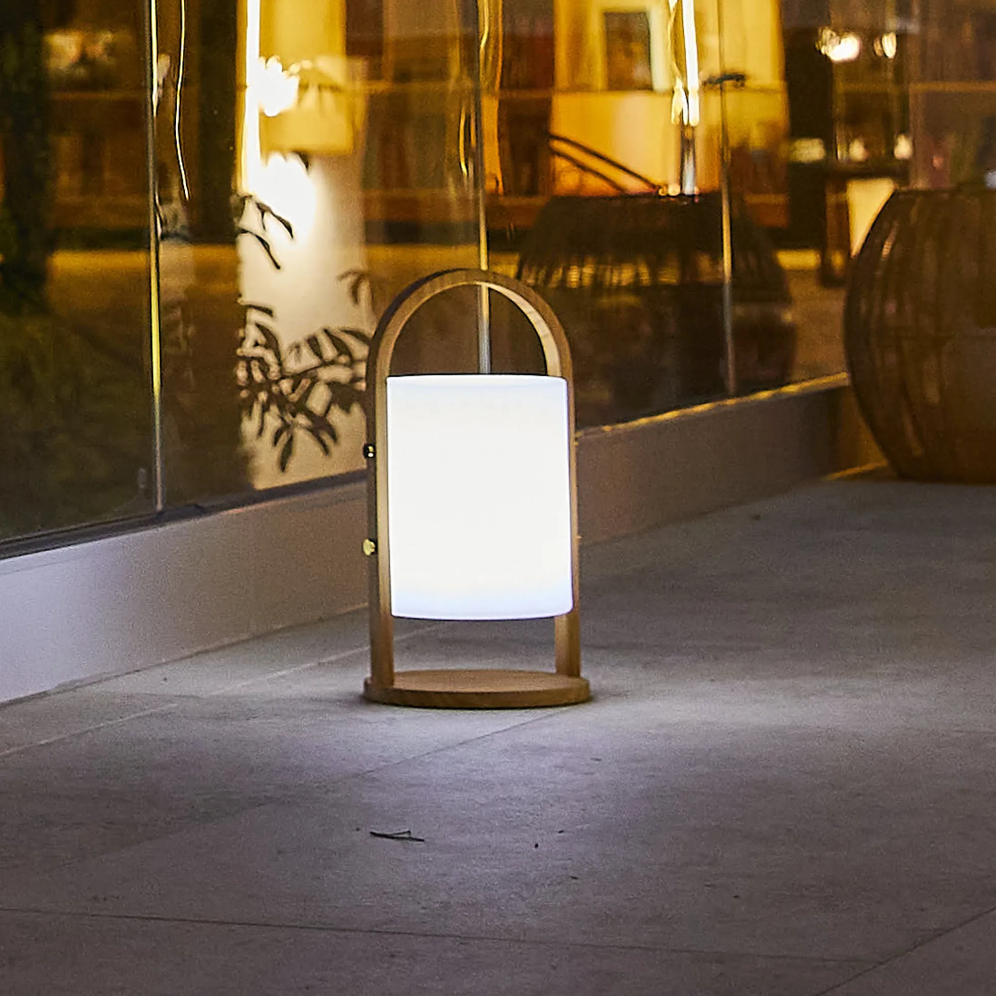 lampa portabila deocrativa fara fir wireless cu baterie reincarcabila de exterior ip65 LED restaurant hotel terasa [3]