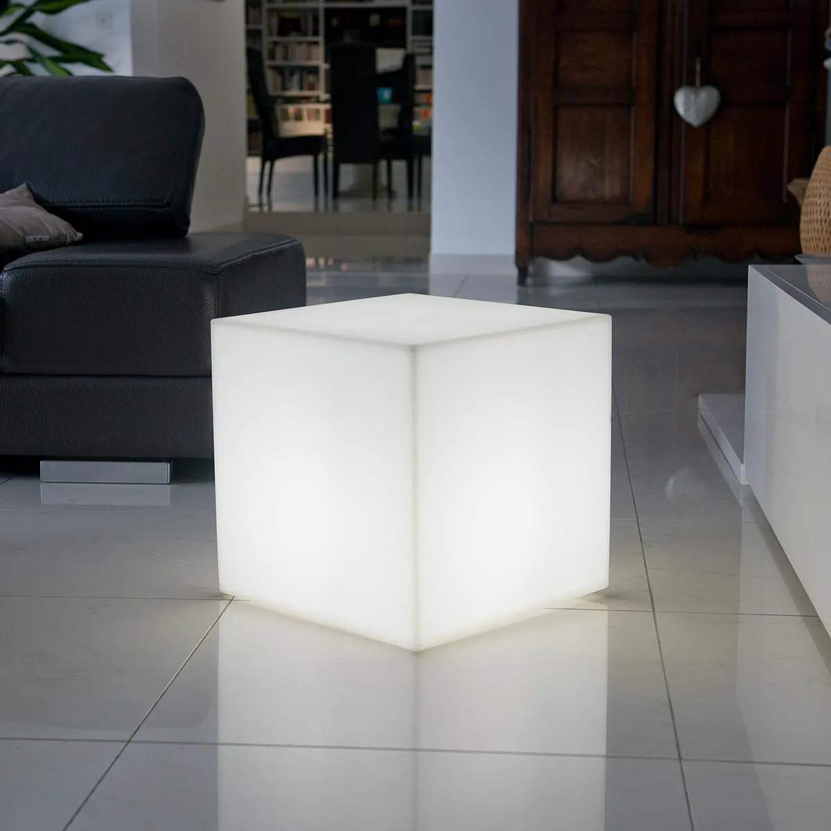 Lampi retea - Cub luminos CARRY W40