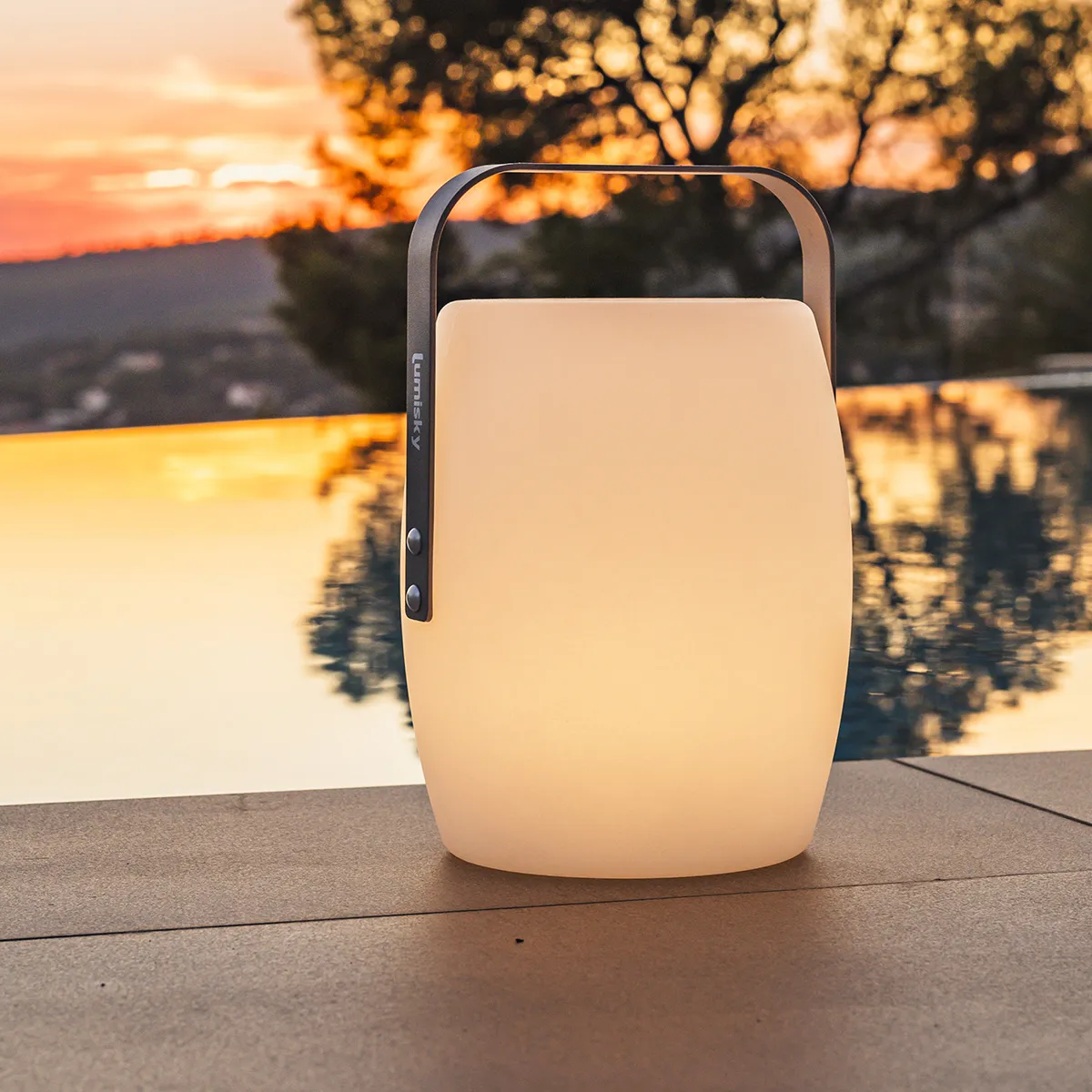 lampa portabila deocrativa fara fir wireless cu baterie reincarcabila de exterior ip65 LED restaurant hotel terasa [1]