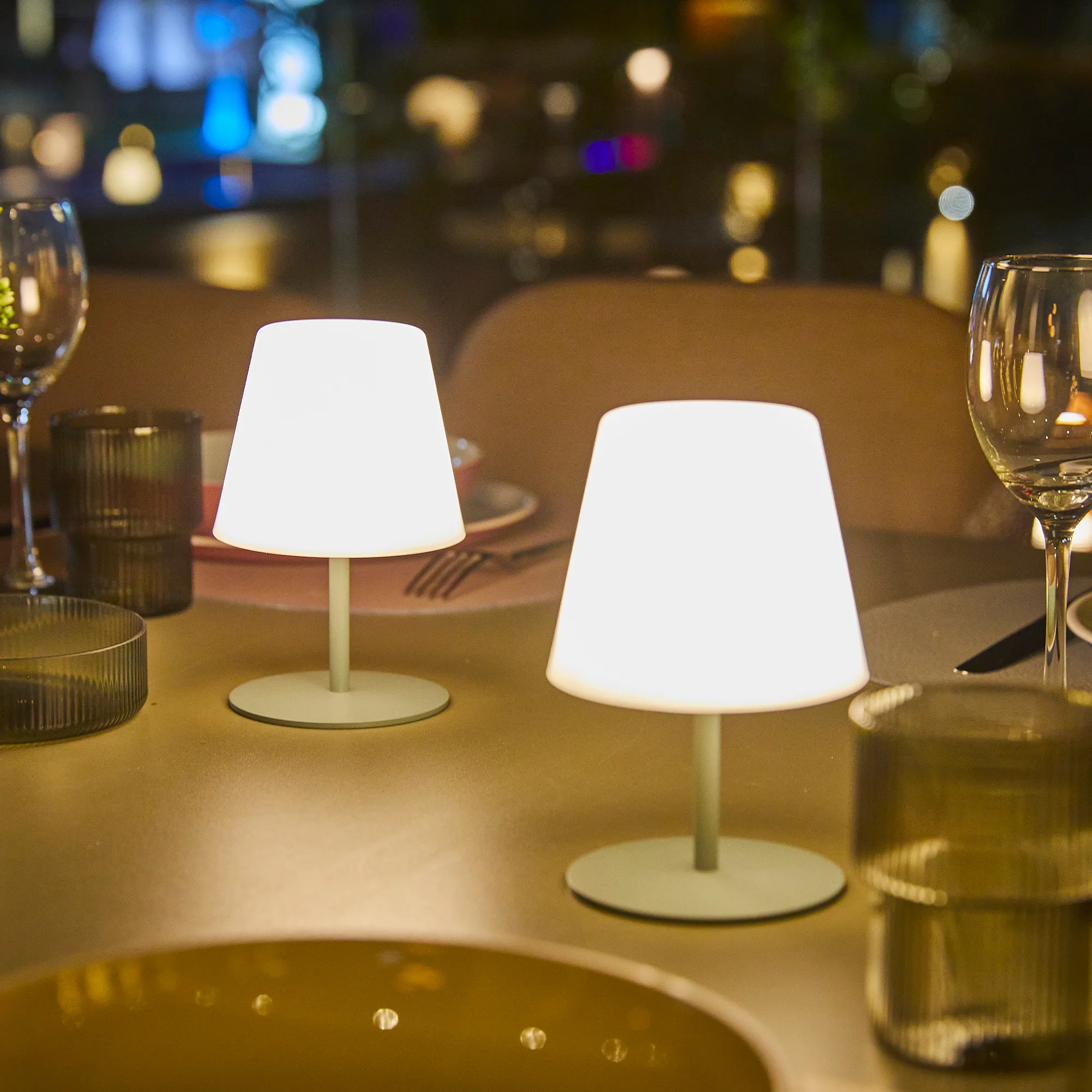 Lampi de masa - lampa de masa maro grey fara fir wireless cu baterie reincarcabila de exterior ip65 LED restaurant hotel terasa