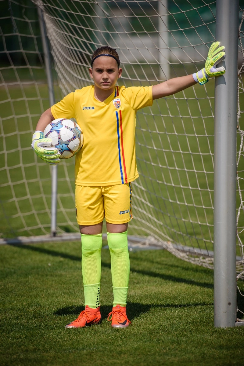 echipament si accesorii portar fotbal