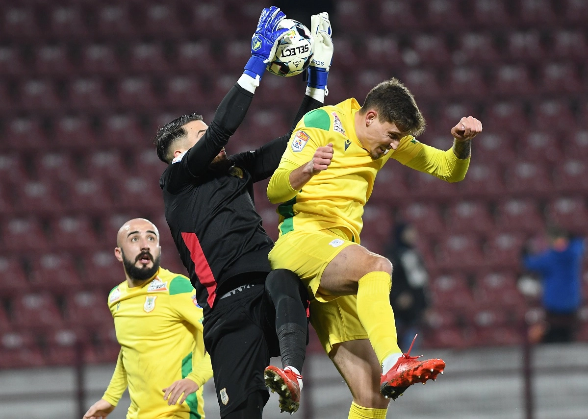 Iustin popescu boxeaza cu Lupos