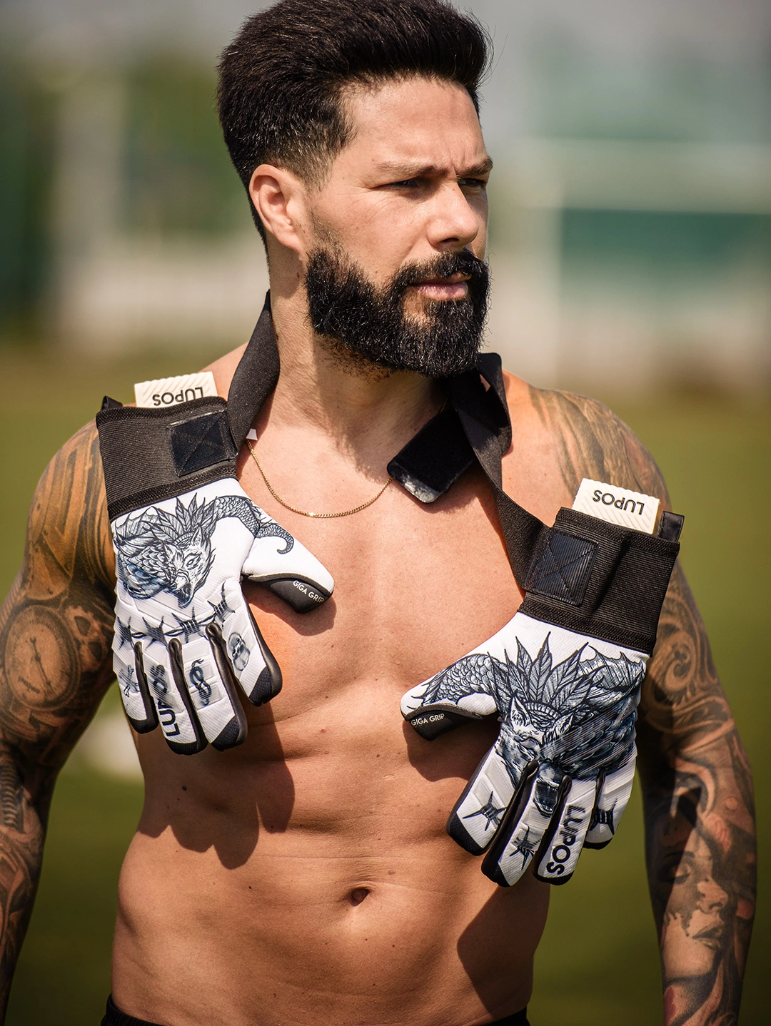 portar cu manusi Lupos Tattoo