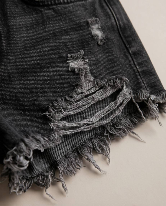 Pantaloni Scurti Denim Vonnavi cu Margini Franjurate [3]