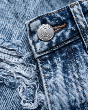 Pantaloni Scurți Denim Vonnavi cu Margini Franjurate [1]
