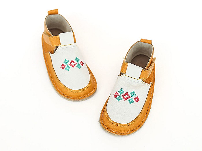 Pantofi Traditional Mustar cu alb [2]
