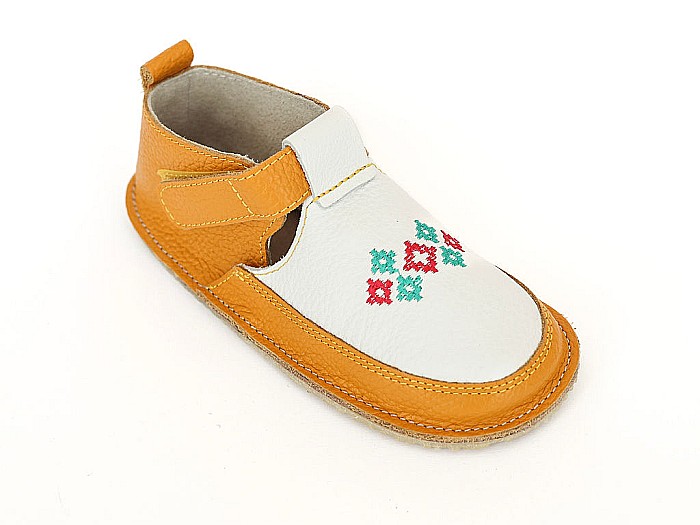 Pantofi Traditional Mustar cu alb [3]