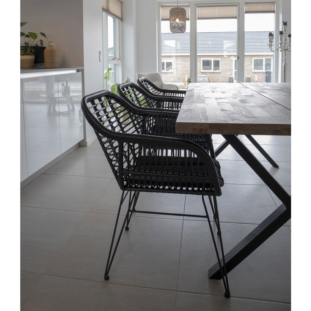 House Nordic Trieste Fotoliu Polyrattan cu pernă, negru cu picioare negre [9]