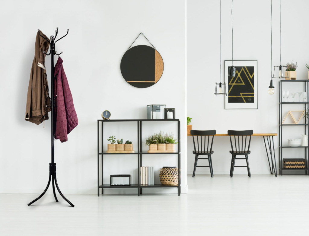 Homelux Cârlig de haine în picioare cu 16 umerașe negre [1]