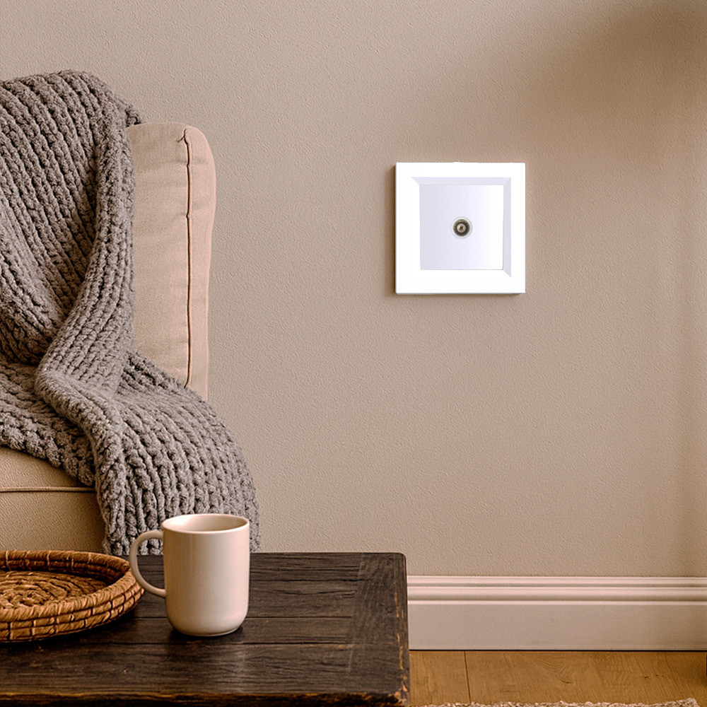 Leziter Priză TV Nova cu cadru alb [1]