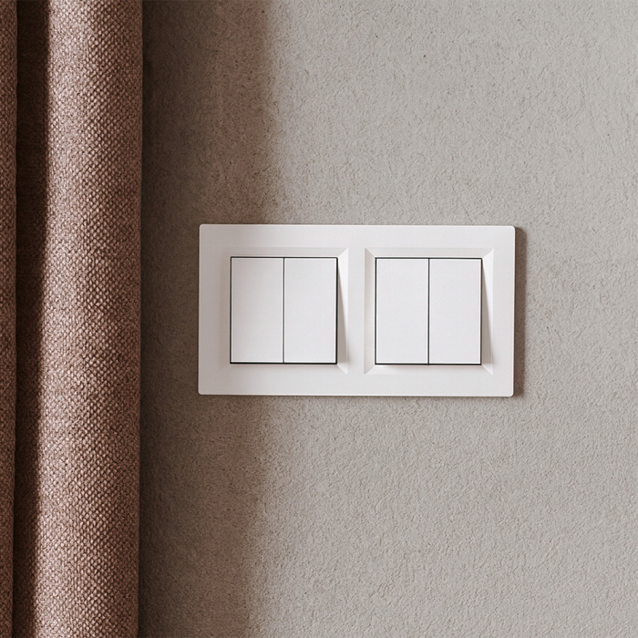 Leziter Nova dublu candelabru comutator 105 cu cadru alb [2]