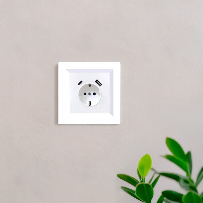 Leziter Priză Nova cu conector USB cu cadru alb [2]