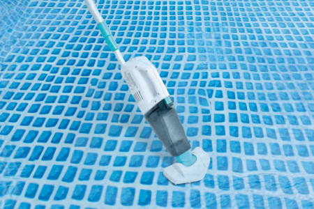 Homelux INTEX 28626 aspirator electric portabil pentru piscine, alimentat cu baterii [2]