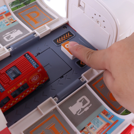 Leziter Avion de transport pentru pompieri cu 4 mașini de pompieri, accesorii, efecte luminoase și sonore [4]