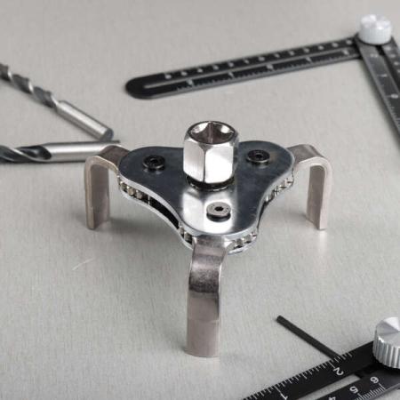 Leziter Spryir - Instrument de înlocuire a filtrului de ulei [1]