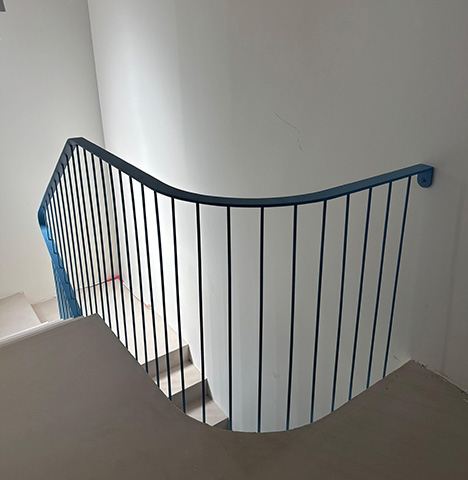 Balustradă metalică cu linii drepte – Design modern, vopsită în câmp electrostatic [4]