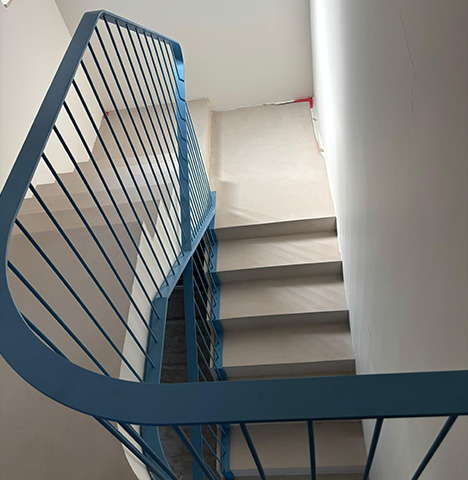 Balustradă metalică cu linii drepte – Design modern, vopsită în câmp electrostatic [3]