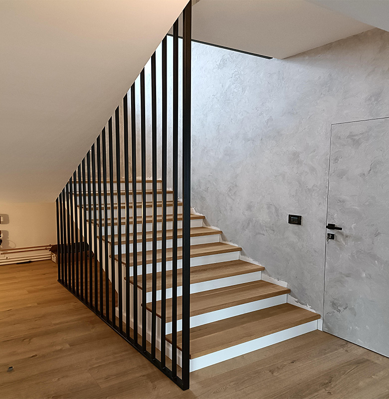 Balustradă metalică cu mână curentă din lemn pentru interior [4]