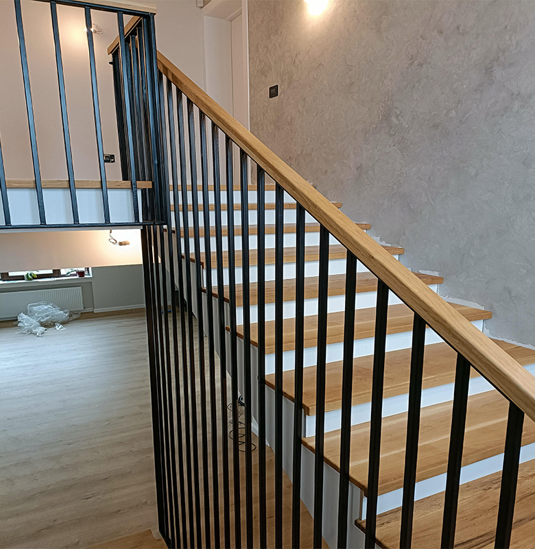 Balustradă metalică cu mână curentă din lemn pentru interior [2]