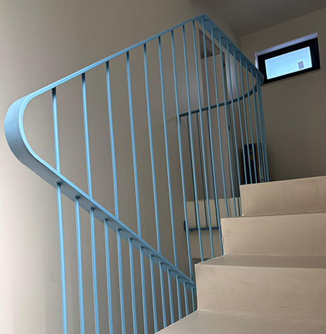 Balustrade Metalice - Balustradă metalică cu linii drepte – Design modern, vopsită în câmp electrostatic