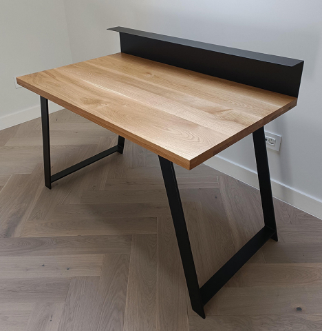 Mobilier Metalic - Birou Modern cu Blat din Lemn Masiv și Cadru Metalic – Design Industrial