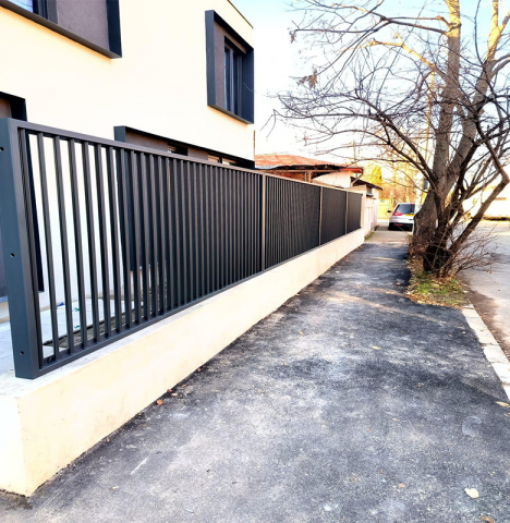 Gard metalic modern – Siguranță și estetică deosebită [1]