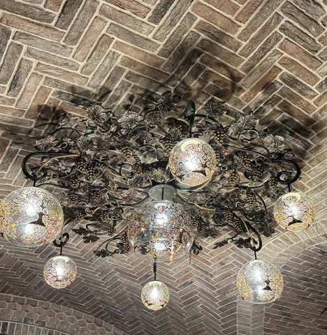 Lustră din Fier Forjat M2 – Eleganță Clasică pentru Interior [1]