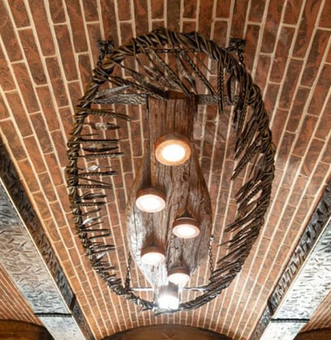 Corpuri de Iluminat - Lustră din Fier Forjat M3 – Eleganță Clasică pentru Interior