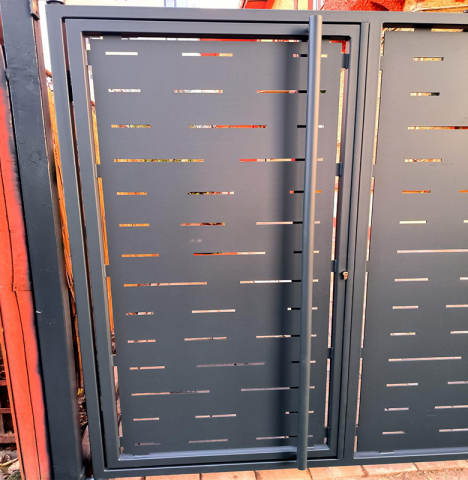 Poartă metalică din tablă decupată – Eleganță și rezistență pentru orice proprietate [1]