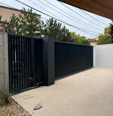 Poartă metalică dublă – acces pietonal și auto, rezistență și eleganță [2]