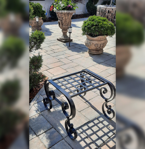 Scaunel Metalic din Fier Forjat - Design Elegant pentru Grădină și Terasă [1]