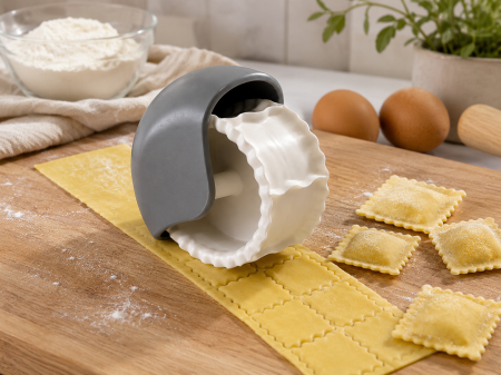 Rolă din plastic pentru patiserie cu 3 lame zimțate pentru tăiere aluat și ravioli [2]