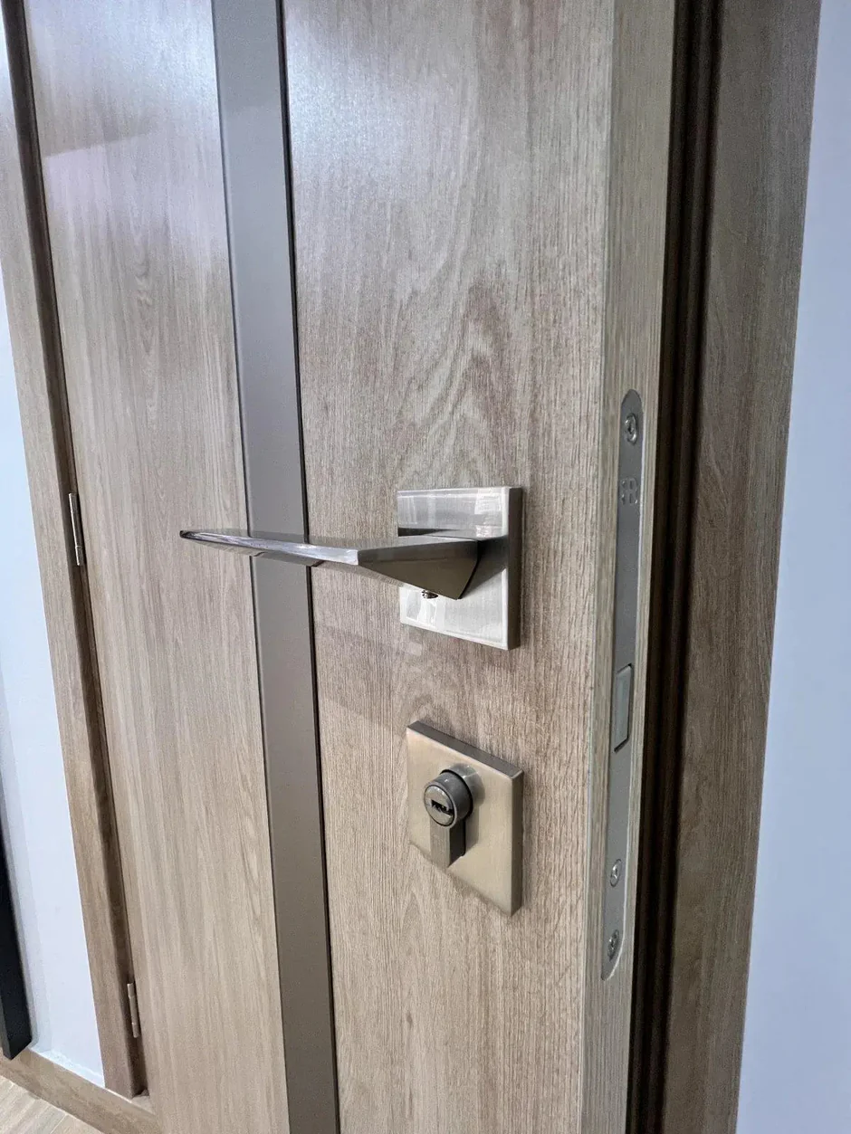 Ușă interior City BG Savanna Oak – modernă, complet echipată [1]