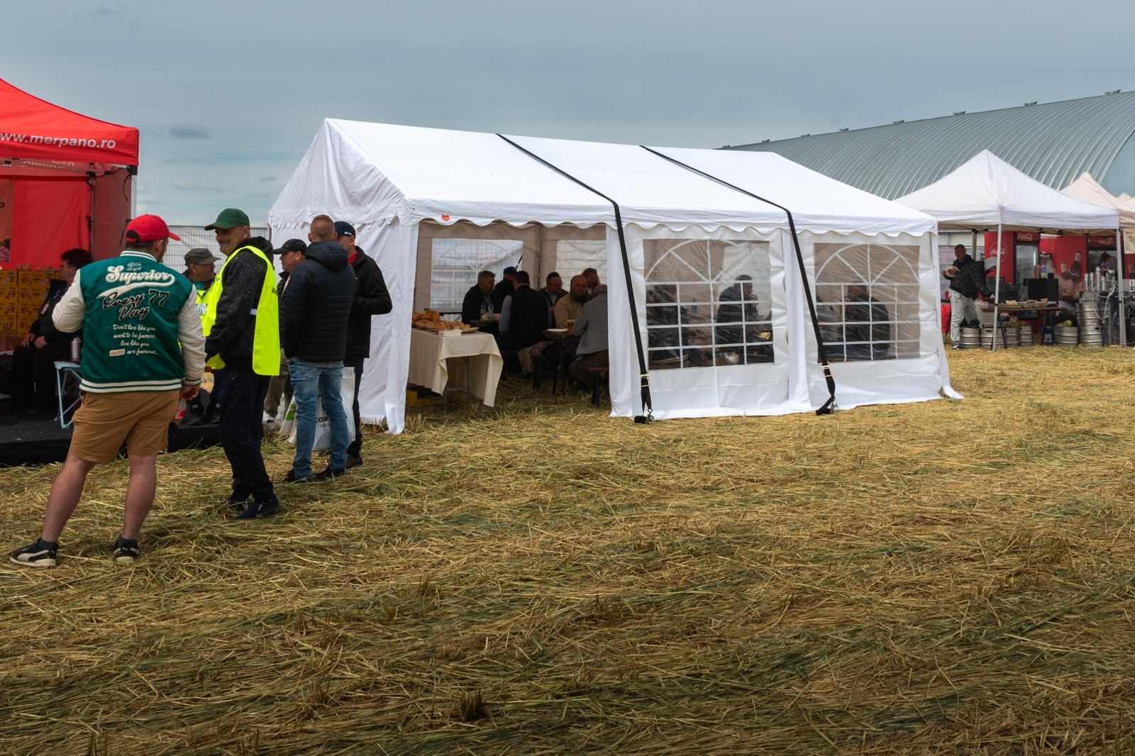 Cort evenimente 4x6 m Premium montat la Festivalul Campului Timisoara
